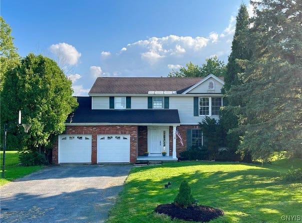 8447 Rollercoaster Drive, Cicero, NY 13039