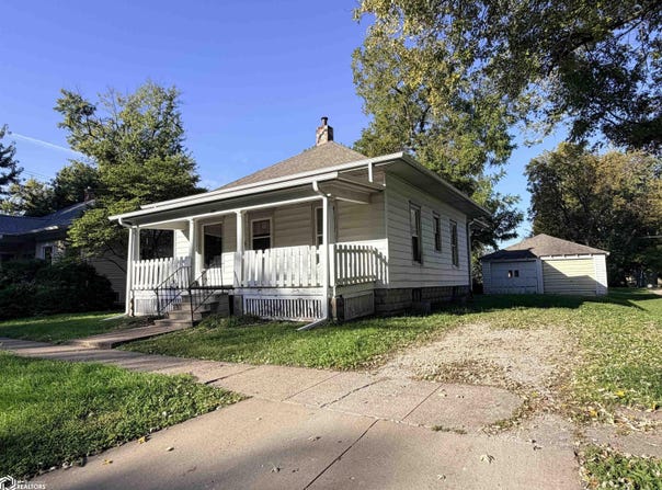 608 S 5th Street, Fairfield, IA 52556