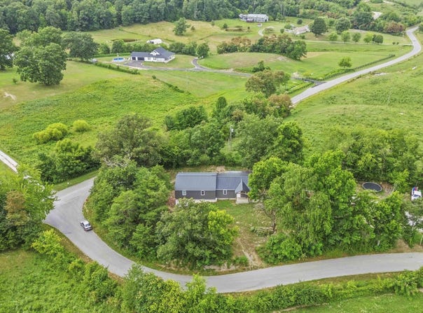 35 Starnes Road, Paint Lick, KY 40461