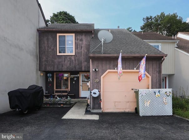 20 QUEEN ANNE COURT, MARLTON, NJ 08053