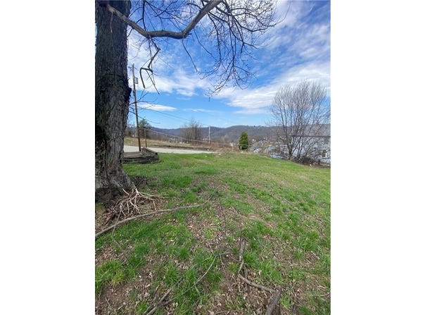 547 Summit Ave, Monessen, PA 15062