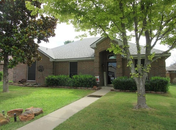 108 Forest Park Lane, Red Oak, TX 75154