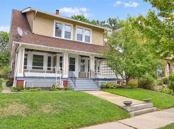 1215 Marlowe Avenue, Lakewood, OH 44107
