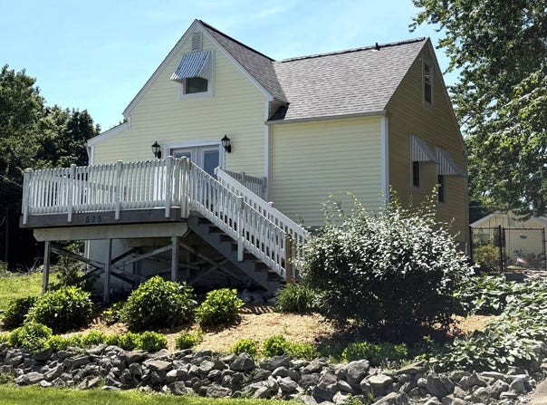 525 E 9th Street, Mount Carmel, IL 62863