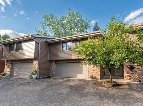 14218 Chestnut Drive, Eden Prairie, MN 55347