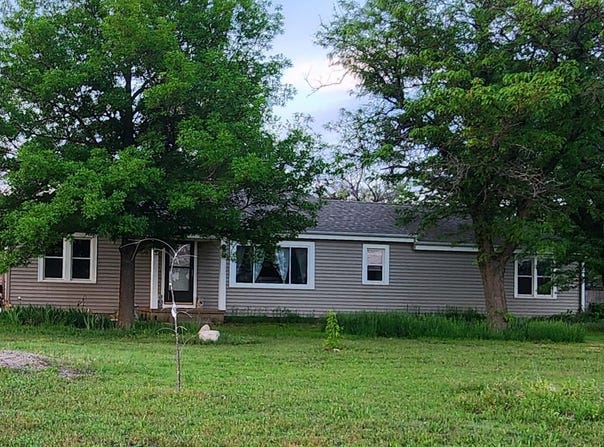 1914 E 26th Ave, Hutchinson, KS 67502