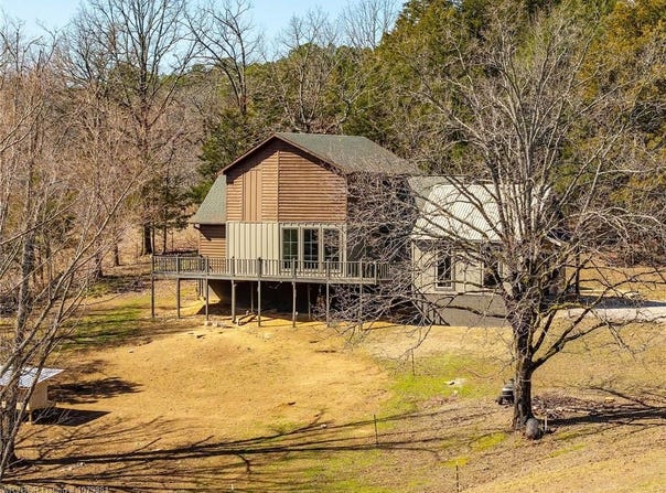 609 Candlelight  LN, Cedarville, AR 72932