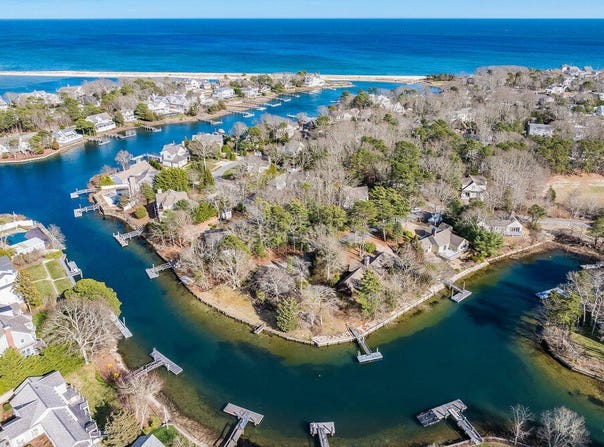 24 Spoondrift Way, Mashpee, MA 02649