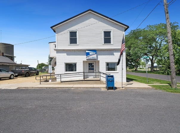 300 Main, CHANA, IL 61015