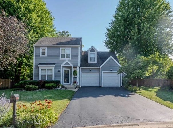4 Mainsail Court, Third Lake, IL 60030