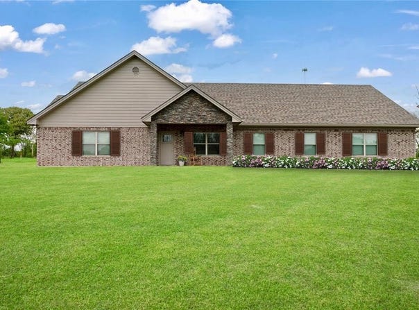 308 N Douglas Street, Bogata, TX 75417