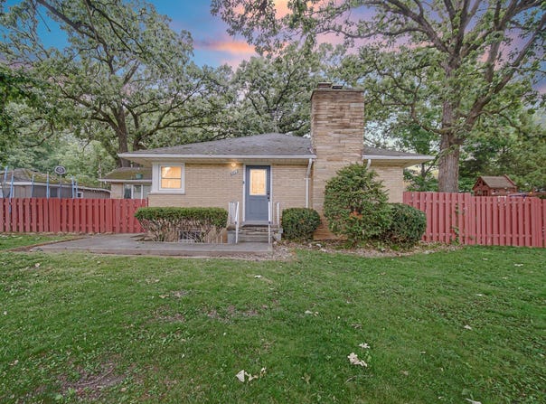 138 N Road, Schererville, IN 46375