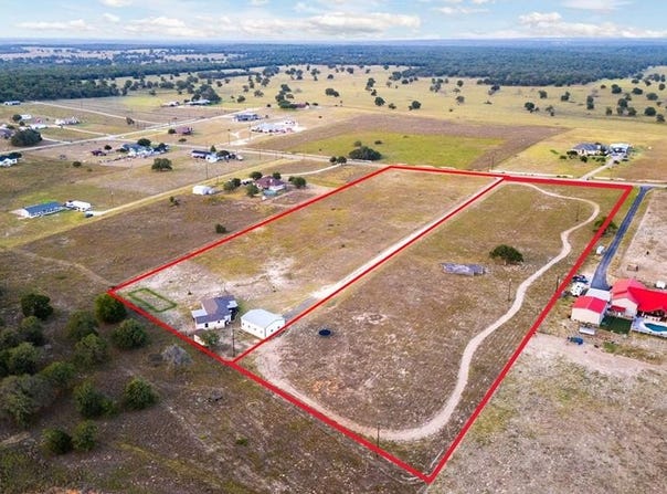 177 Lakeview, La Vernia, TX 78121