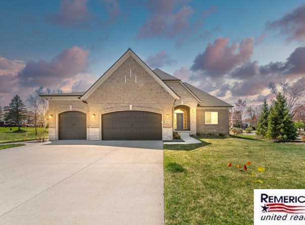 52951 Royal Park Avenue, Utica, MI 48315