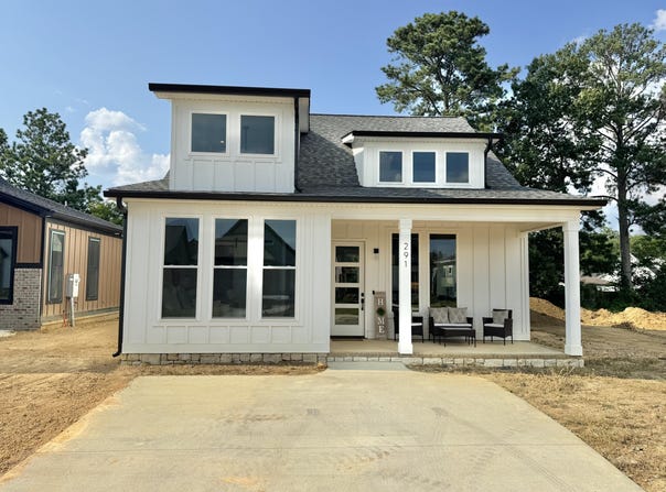 291 Idle Place Circle, Rossville, GA 30741