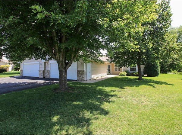 841 Greensview Court NW, Hutchinson, MN 55350