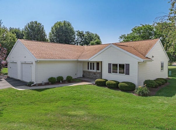 521 Meadowbrook Court, Marshall, WI 53559