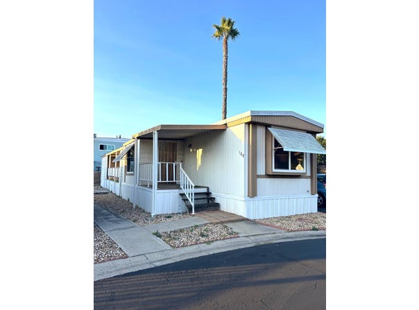 1600 E Vista Way, Vista, CA 92084