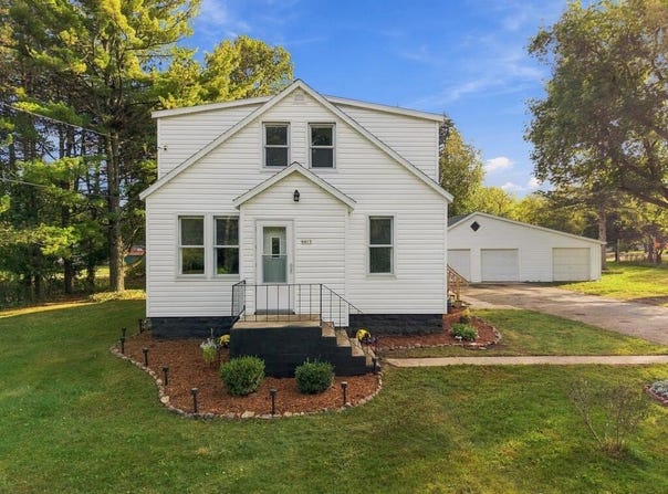6413 W Duluth Pl, Sturgeon Bay, WI 54235