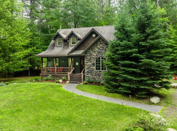 9 Gooseberry Ln, Jay, NY 12941