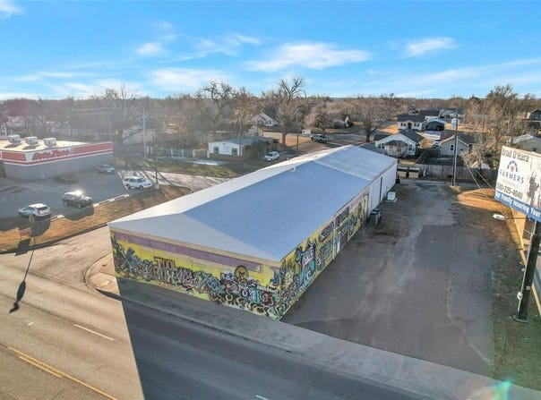 1402 W 3rd Street, Elk City, OK 73644