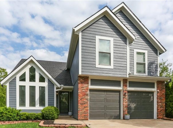 4732 Roundtree Court, Shawnee, KS 66226