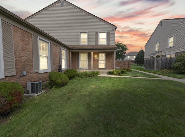 23697 Stonehenge Boulevard, Novi, MI 48375