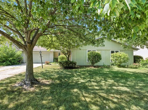 6605 Hillsboro Lane, Fort Wayne, IN 46835-1822