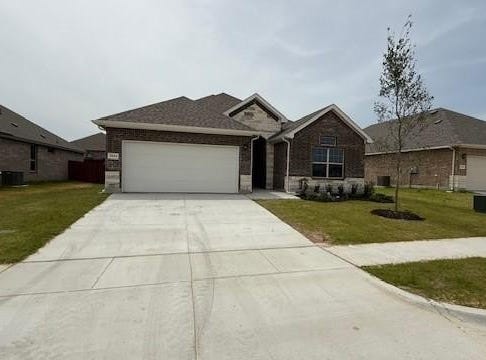 1924 PREAKNESS Drive, Granbury, TX 76049