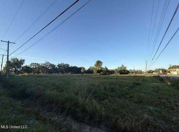 W North Street, Pass Christian, MS 39571