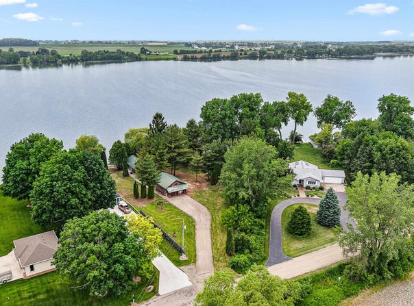 W10904 Glen Drive, Beaver Dam, WI 53916