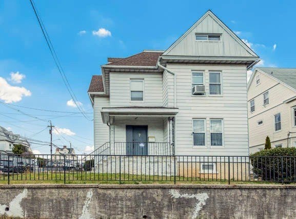 69 Waring Pl, Yonkers, NY 10703