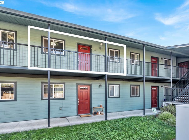 9333 N LOMBARD St, Portland, OR 97203