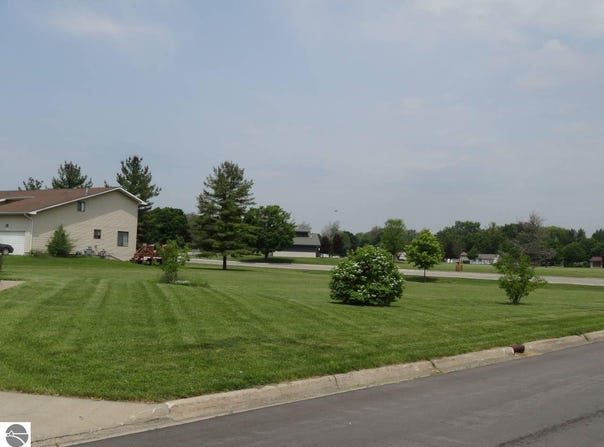 6 Patrick Court, Mt Pleasant, MI 48858