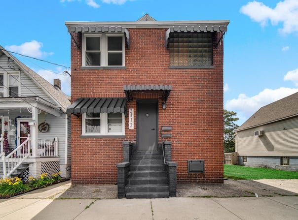 2412 Schrage Avenue, Whiting, IN 46394