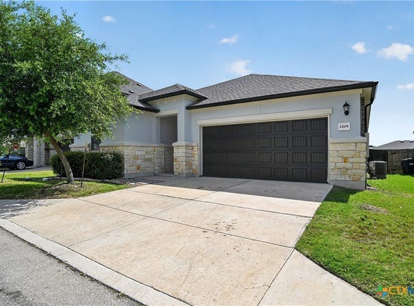 1209 Natchez Trail, Leander, TX 78641