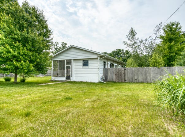 8182 Hardy Drive, Newaygo, MI 49337