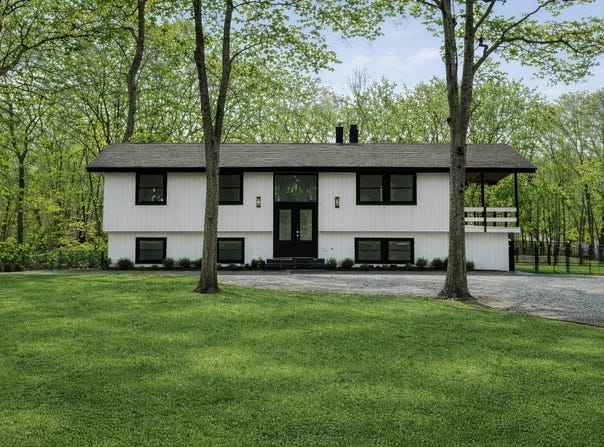 105 Old Riverhead Road West, Hampton Bays, NY 11946