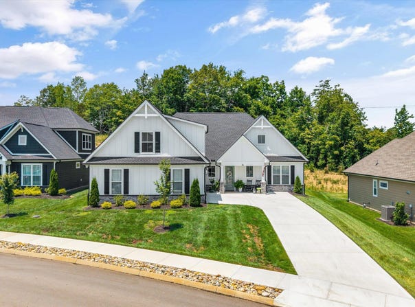 174 Bittersweet Lane, Lenoir City, TN 37771