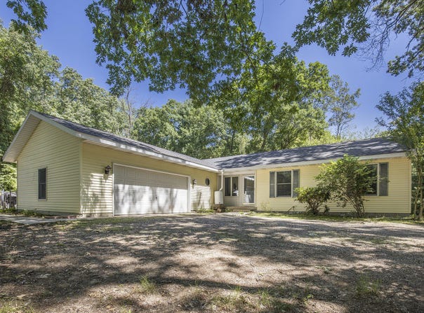 6951 19 Mile Road NE, Cedar Springs, MI 49319