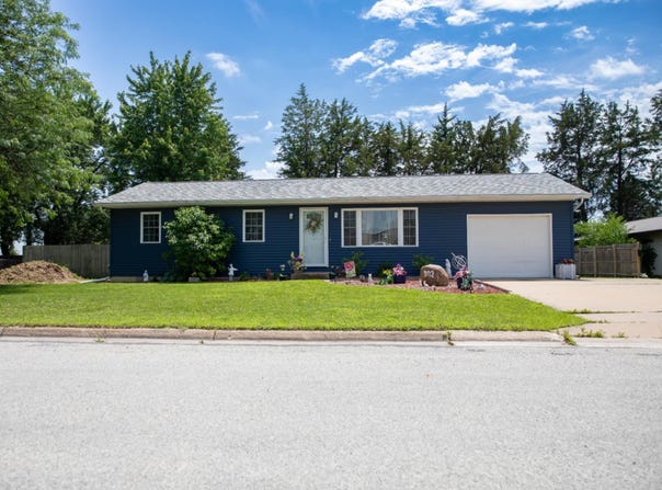 302 Birch Avenue, Waverly, IA 50677