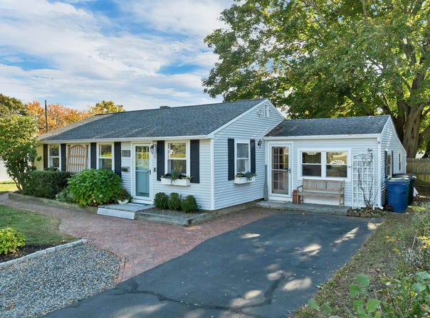 13 Morningside Drive, Hampton, NH 03842