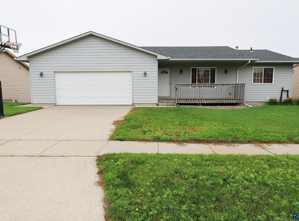 503 David Ave, Baltic, SD 57003