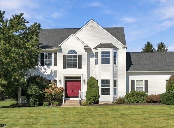 15 Canterbury Ln, Mansfield Twp., NJ 07840-3437