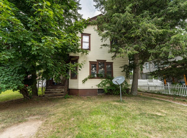 203 E Delaware Street, Decatur, MI 49045