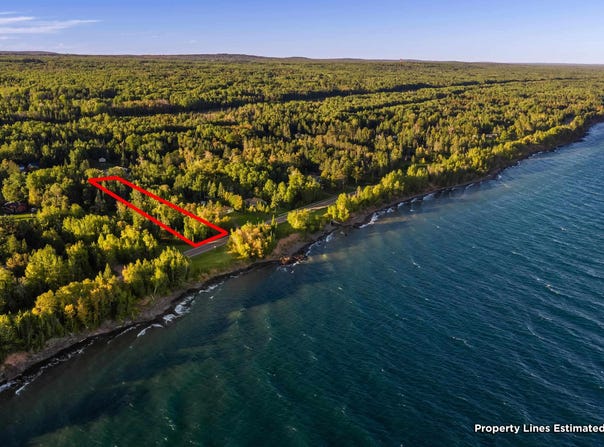 5247 N Shore Dr, Duluth, MN 55804