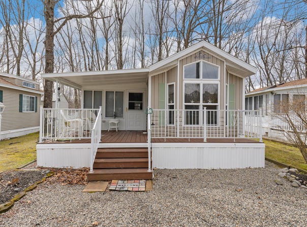 1 Robinson Way, Kennebunk, ME 04043