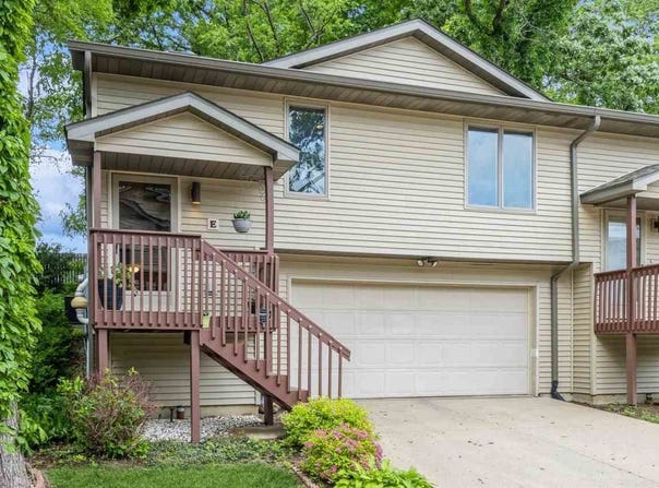 940 23rd Ave, Coralville, IA 52241