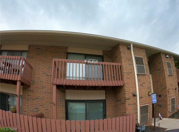 6395 Princeton Court unit: 203H, Parma Heights, OH 44130
