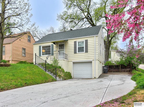 2630 N 70th Street, Omaha, NE 68104
